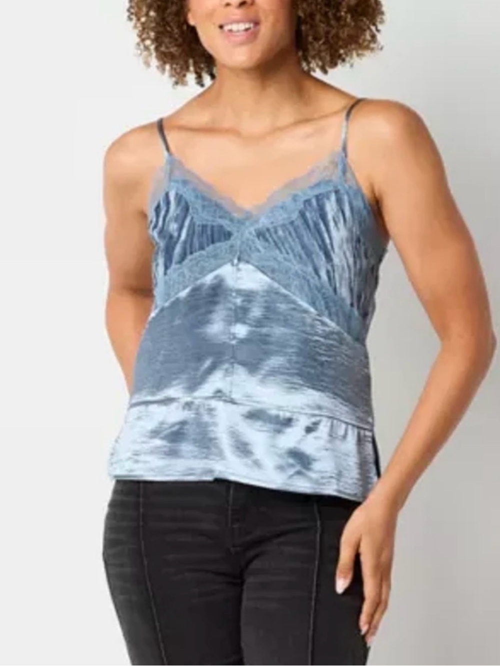 RYEGRASS light blue lace trimmed tank top - size small